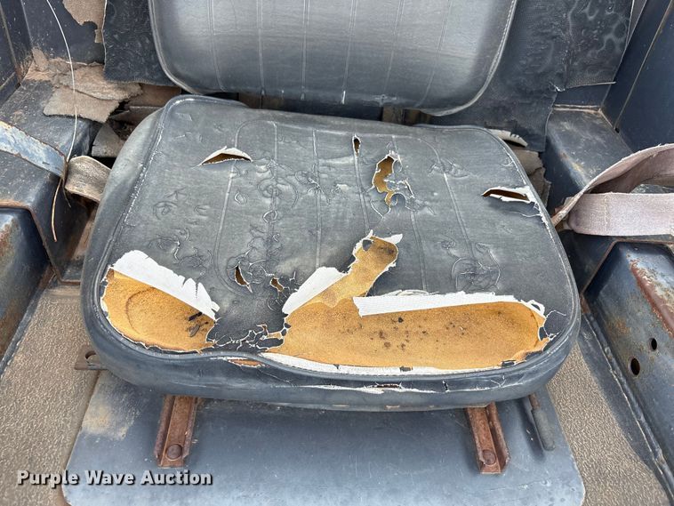 image for item FC2443 Bobcat 943 skid steer loader
