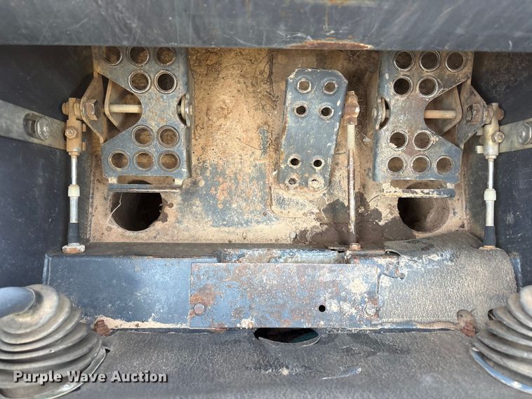 image for item FC2443 Bobcat 943 skid steer loader