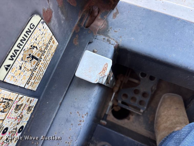 image for item FC2443 Bobcat 943 skid steer loader
