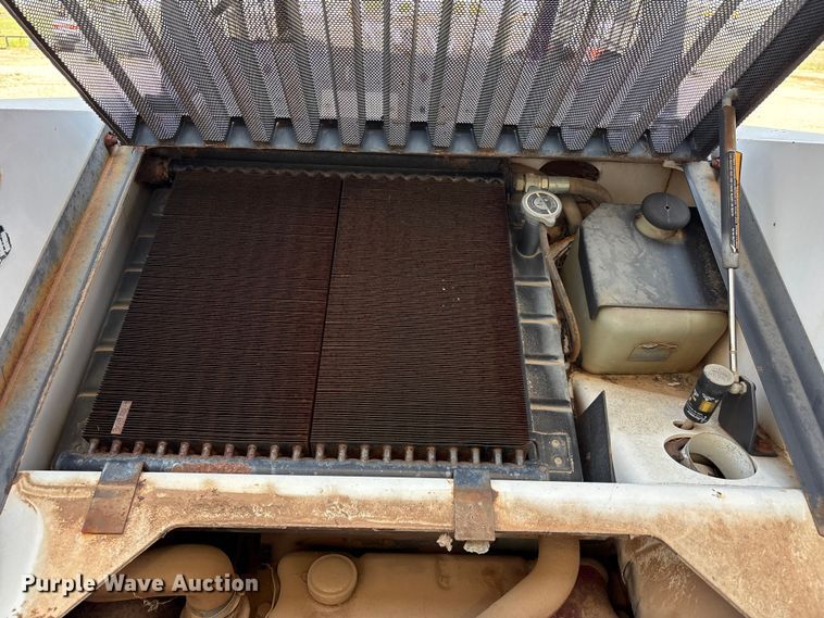 image for item FC2443 Bobcat 943 skid steer loader