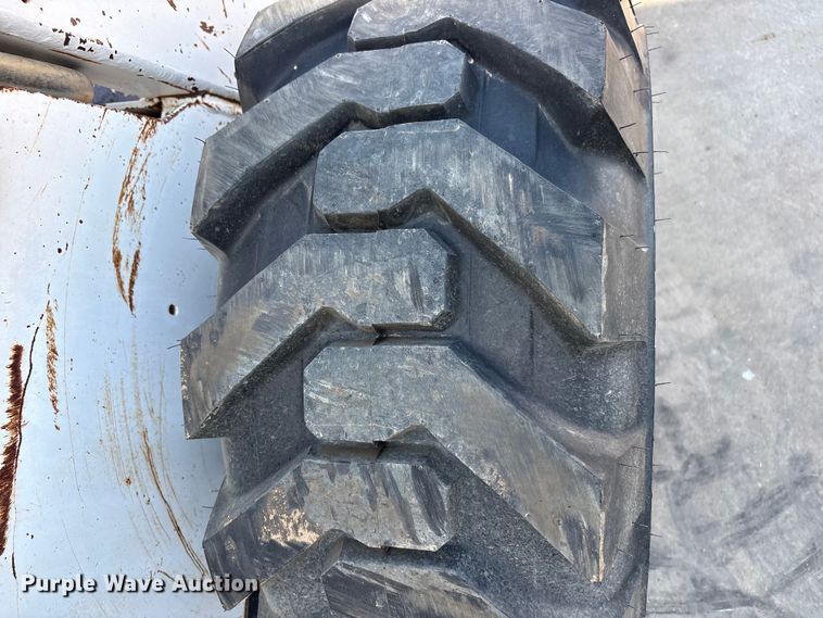 image for item FC2443 Bobcat 943 skid steer loader