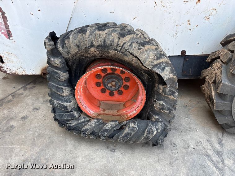 image for item FC2443 Bobcat 943 skid steer loader