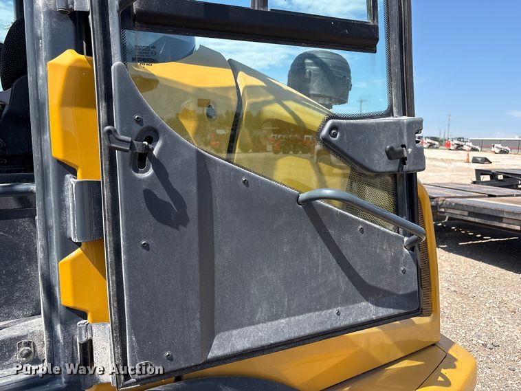 image for item FC2446 John Deere 244L wheel loader