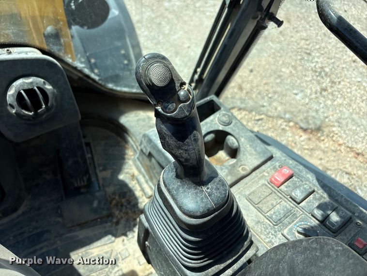 image for item FC2446 John Deere 244L wheel loader
