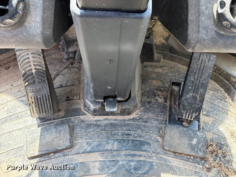 image for item FC2446 John Deere 244L wheel loader