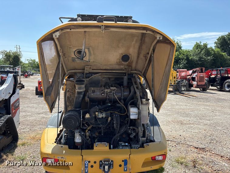 image for item FC2446 John Deere 244L wheel loader