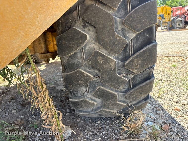 image for item FC2446 John Deere 244L wheel loader
