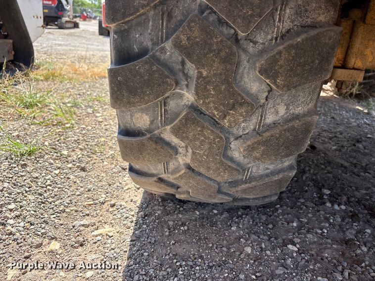 image for item FC2446 John Deere 244L wheel loader