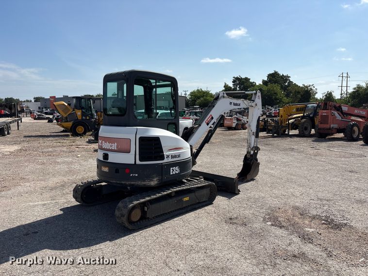 image for item FC2447 2015 Bobcat E35I mini excavator