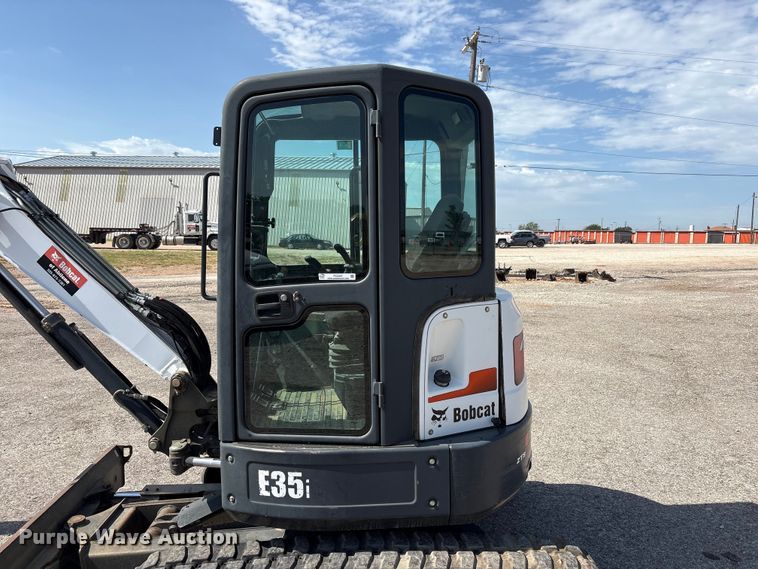 image for item FC2447 2015 Bobcat E35I mini excavator