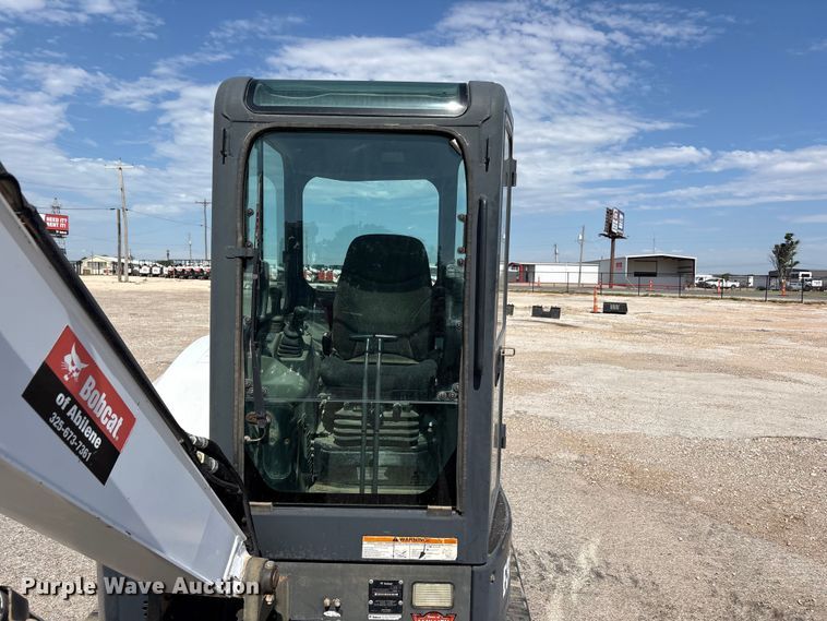 image for item FC2447 2015 Bobcat E35I mini excavator
