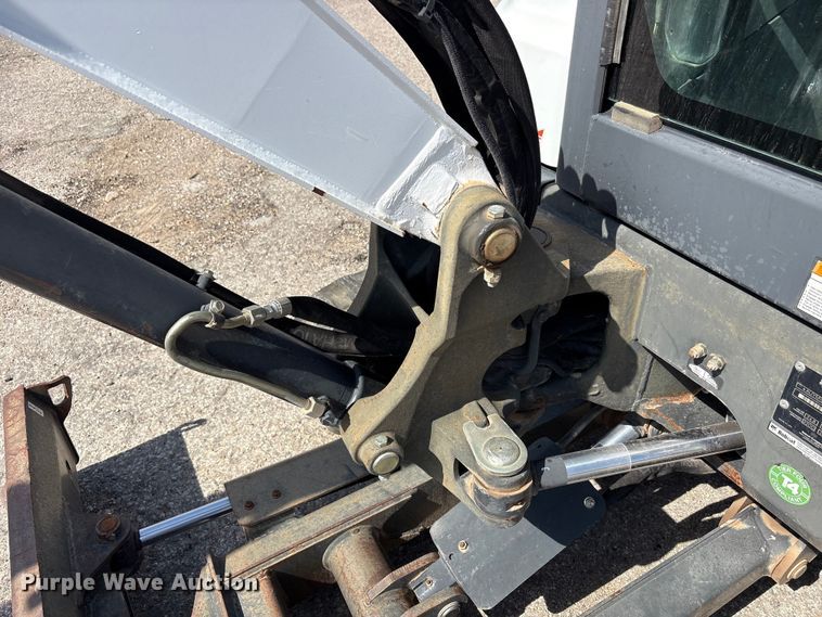 image for item FC2447 2015 Bobcat E35I mini excavator