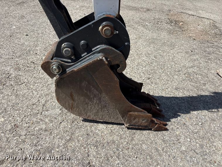 image for item FC2447 2015 Bobcat E35I mini excavator