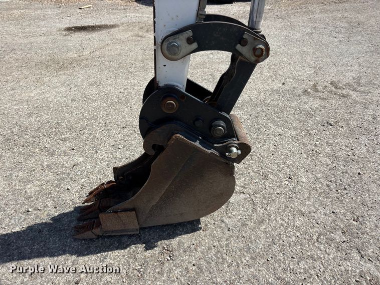 image for item FC2447 2015 Bobcat E35I mini excavator