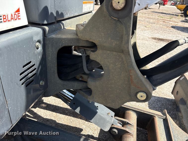 image for item FC2447 2015 Bobcat E35I mini excavator