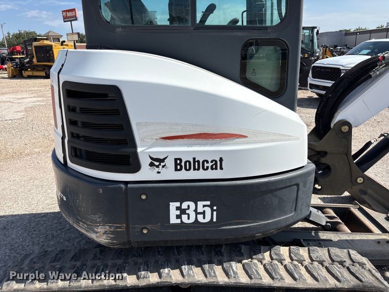 image for item FC2447 2015 Bobcat E35I mini excavator