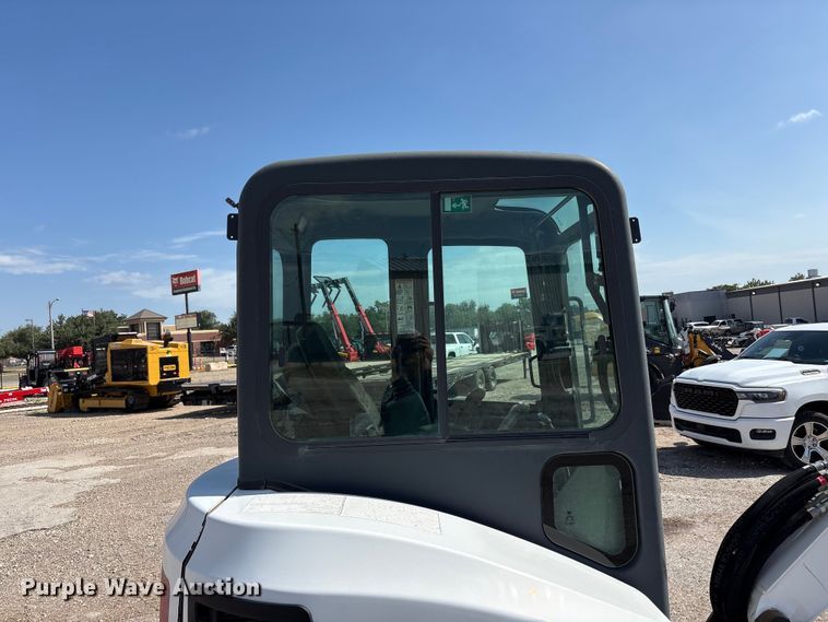 image for item FC2447 2015 Bobcat E35I mini excavator
