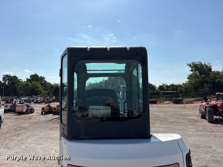 image for item FC2447 2015 Bobcat E35I mini excavator