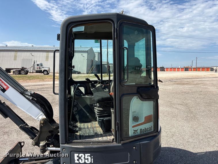 image for item FC2447 2015 Bobcat E35I mini excavator