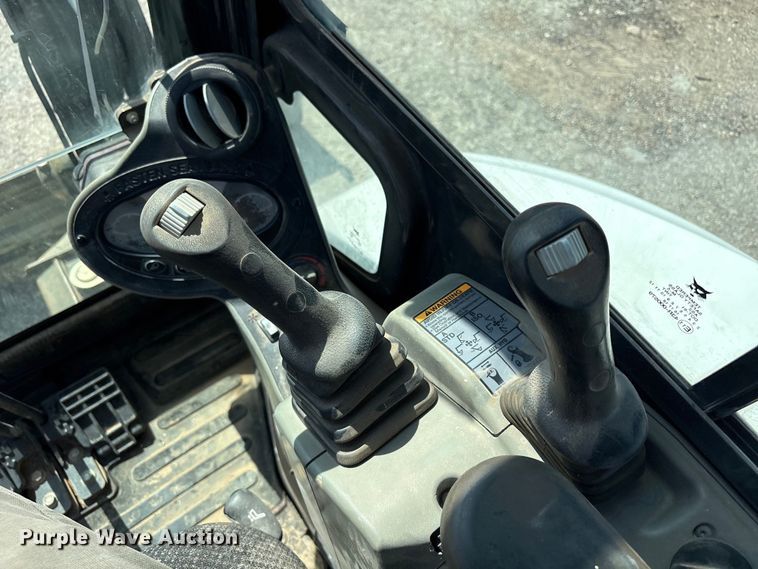image for item FC2447 2015 Bobcat E35I mini excavator