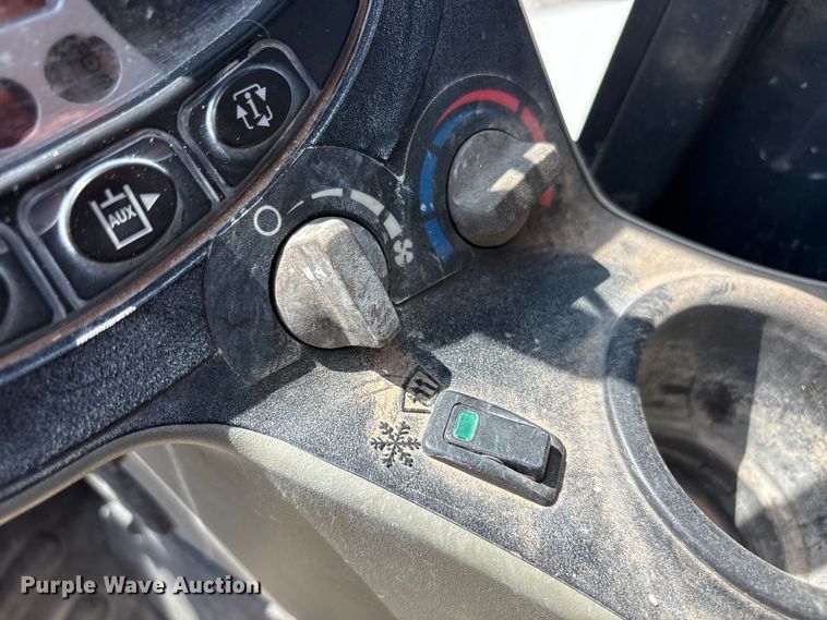 image for item FC2447 2015 Bobcat E35I mini excavator