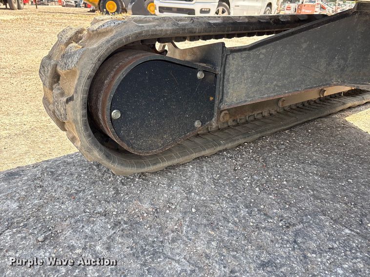 image for item FC2447 2015 Bobcat E35I mini excavator