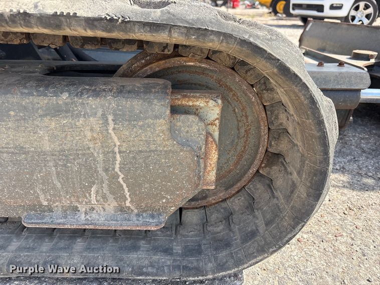 image for item FC2447 2015 Bobcat E35I mini excavator