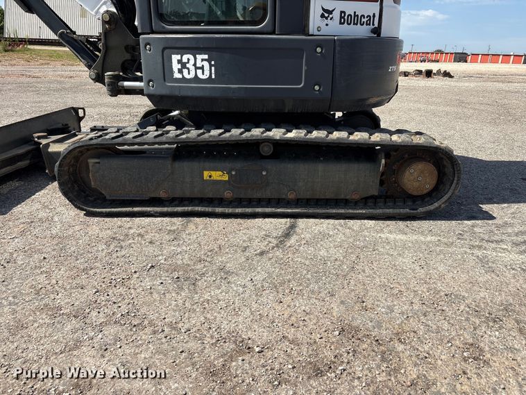 image for item FC2447 2015 Bobcat E35I mini excavator