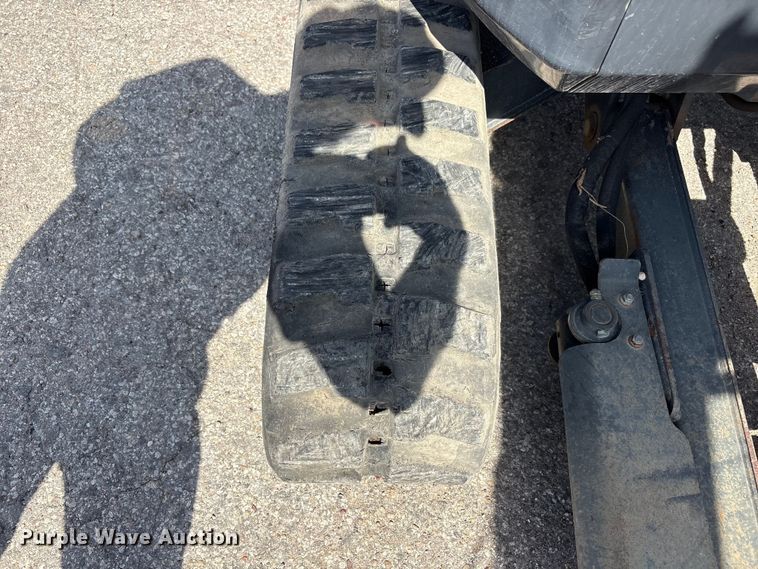 image for item FC2447 2015 Bobcat E35I mini excavator