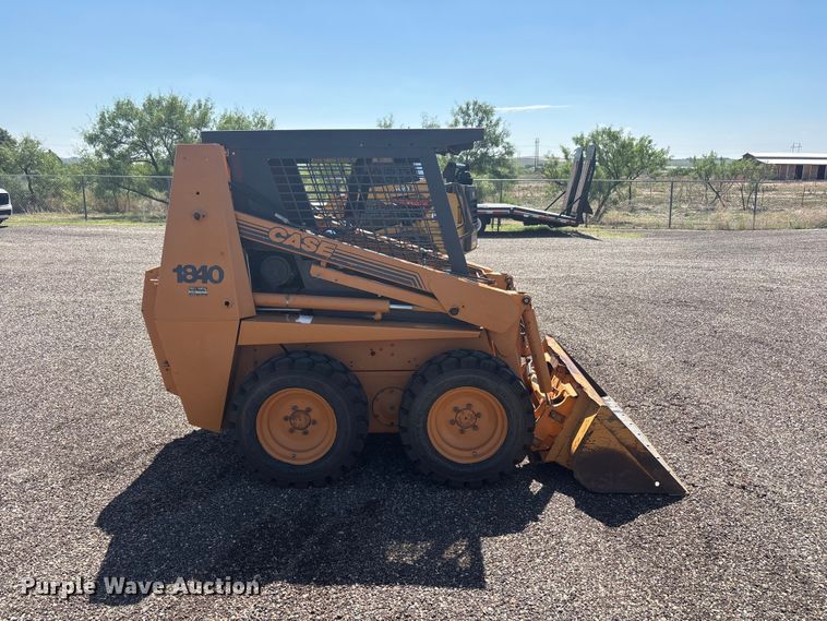 image for item FC2454 2000 Case 1840 skid steer loader