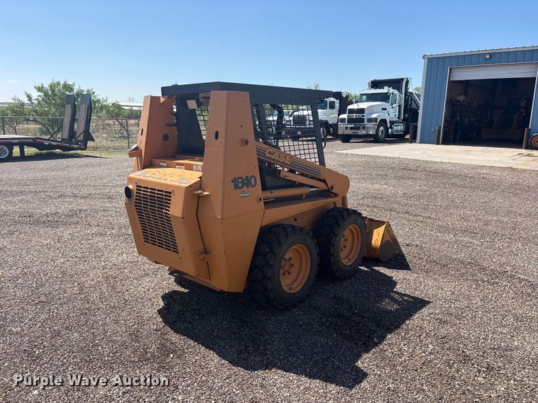 image for item FC2454 2000 Case 1840 skid steer loader