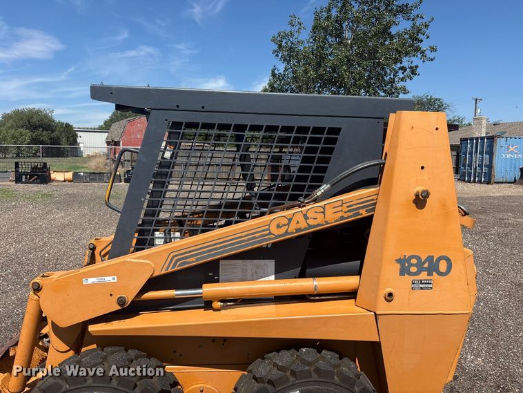 image for item FC2454 2000 Case 1840 skid steer loader