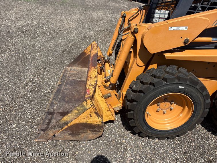image for item FC2454 2000 Case 1840 skid steer loader