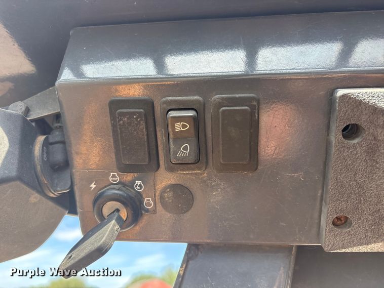 image for item FC2454 2000 Case 1840 skid steer loader