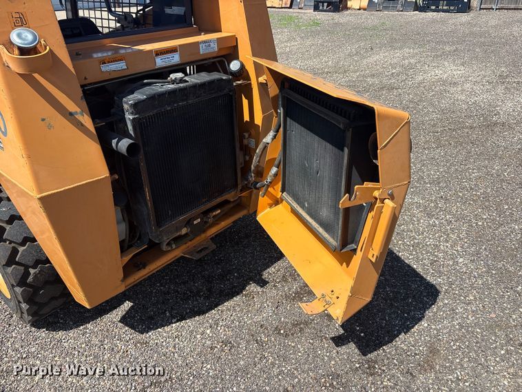 image for item FC2454 2000 Case 1840 skid steer loader
