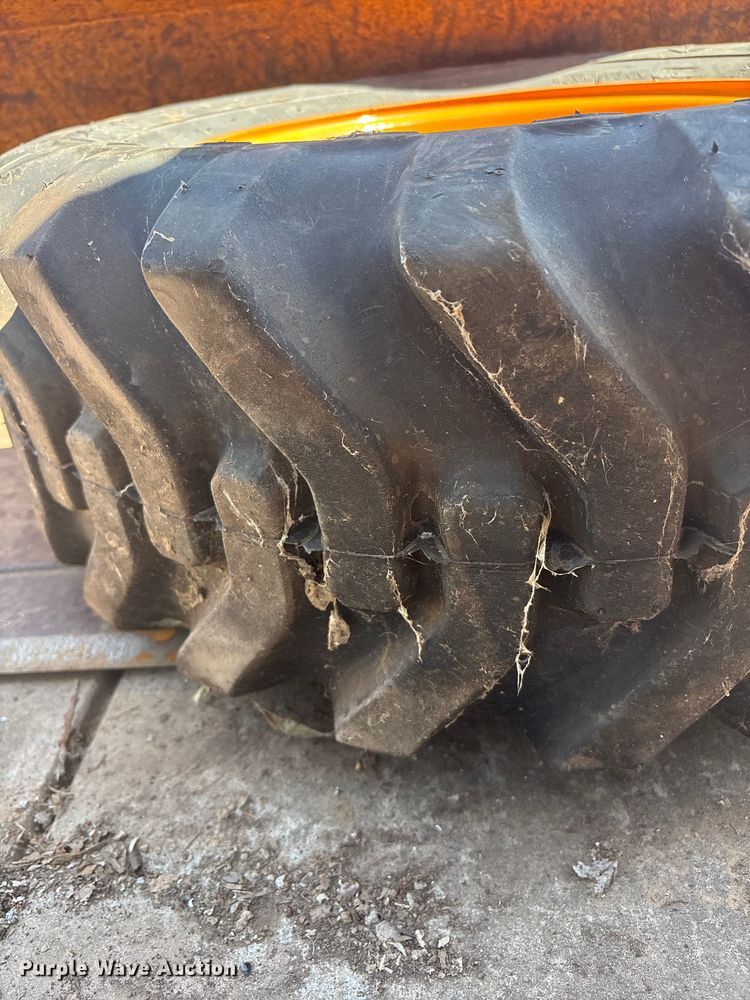 image for item FC2454 2000 Case 1840 skid steer loader