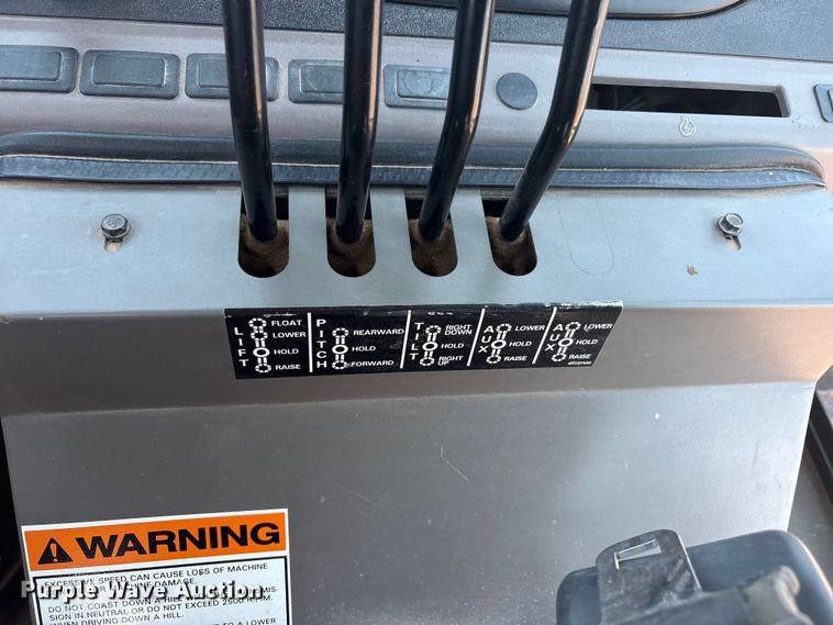 image for item FC2456 2005 Case 570MXT turbo landscape tractor