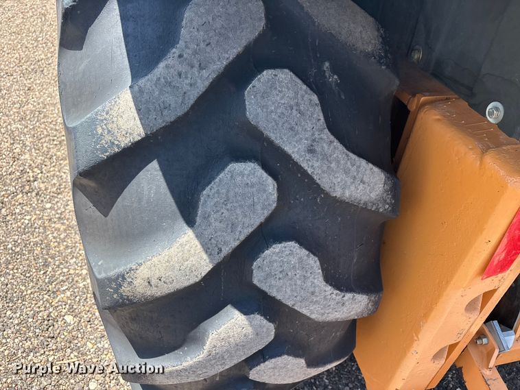image for item FC2456 2005 Case 570MXT turbo landscape tractor