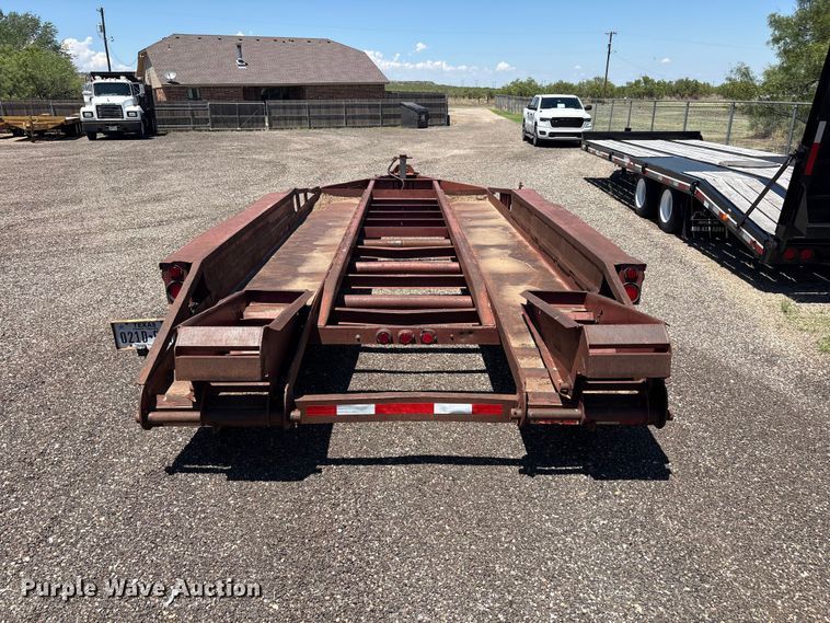 image for item FC2459 2004 Belshe equipment trailer
