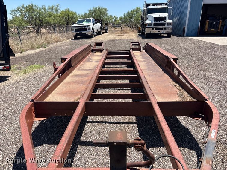 image for item FC2459 2004 Belshe equipment trailer
