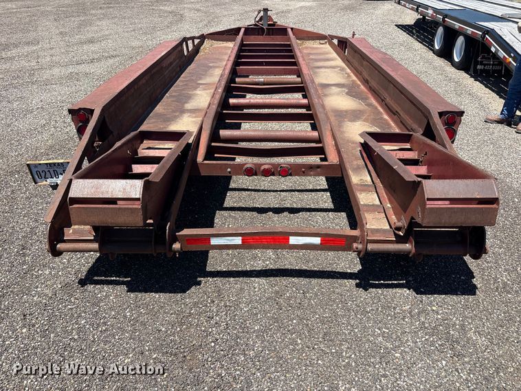 image for item FC2459 2004 Belshe equipment trailer