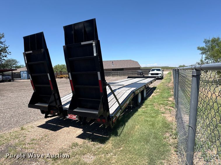 image for item FC2460 2024 Interstate Trailers inc Flatbed 40DLA equipment trailer