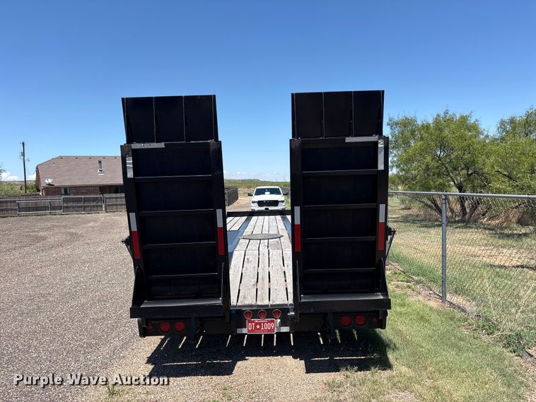 image for item FC2460 2024 Interstate Trailers inc Flatbed 40DLA equipment trailer