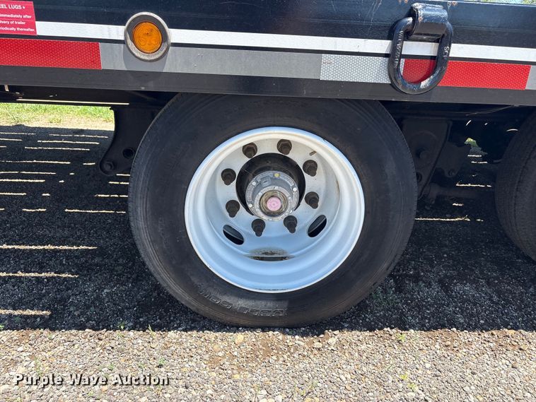 image for item FC2460 2024 Interstate Trailers inc Flatbed 40DLA equipment trailer