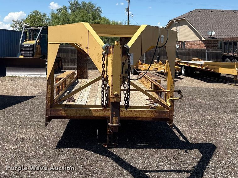 image for item FC2461 2001 Belshe Industries WB-12 equipment trailer