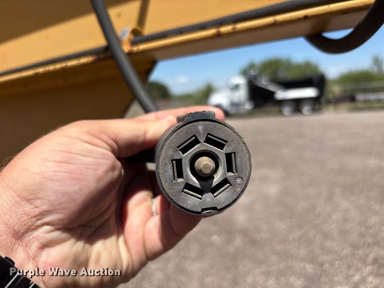 image for item FC2461 2001 Belshe Industries WB-12 equipment trailer