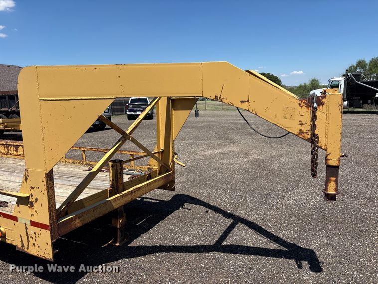 image for item FC2461 2001 Belshe Industries WB-12 equipment trailer