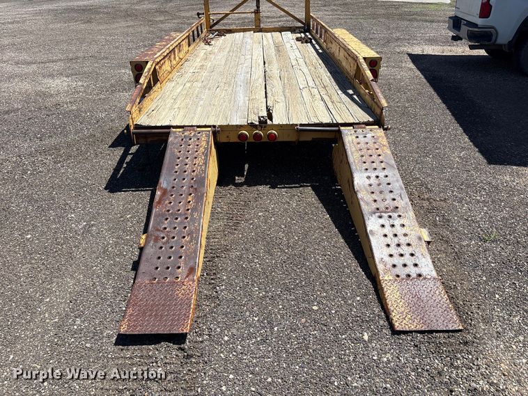 image for item FC2461 2001 Belshe Industries WB-12 equipment trailer