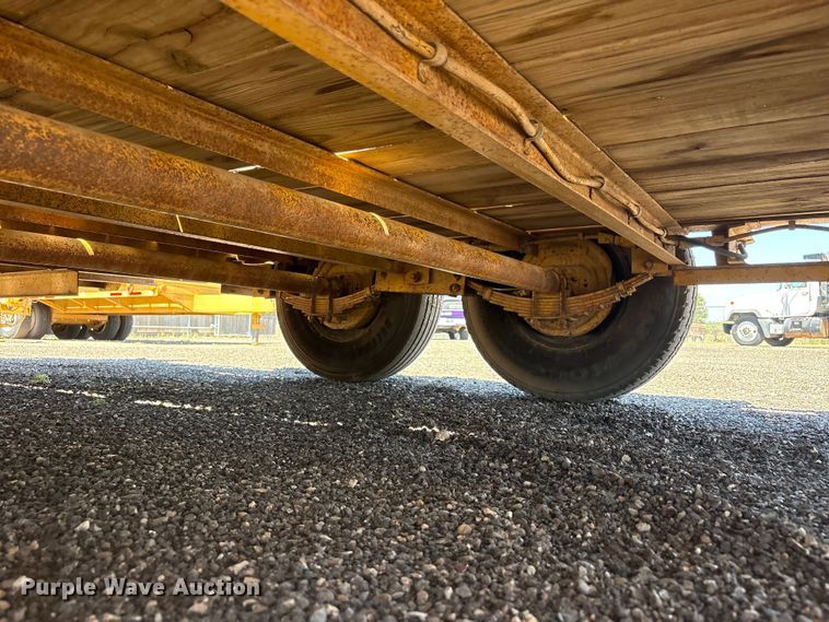 image for item FC2461 2001 Belshe Industries WB-12 equipment trailer