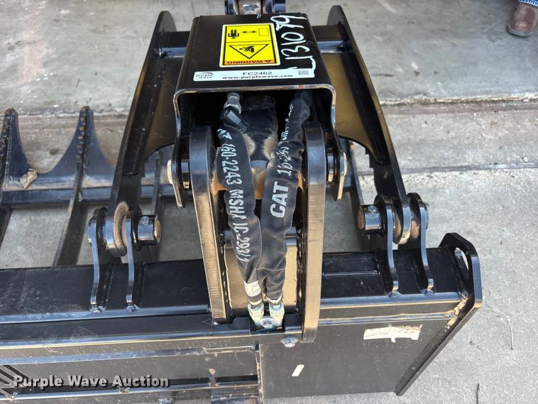 image for item FC2462 2022 Caterpillar skid steer grapple bucket